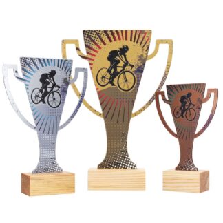 zestaw puchary na zawody rowerowe podium